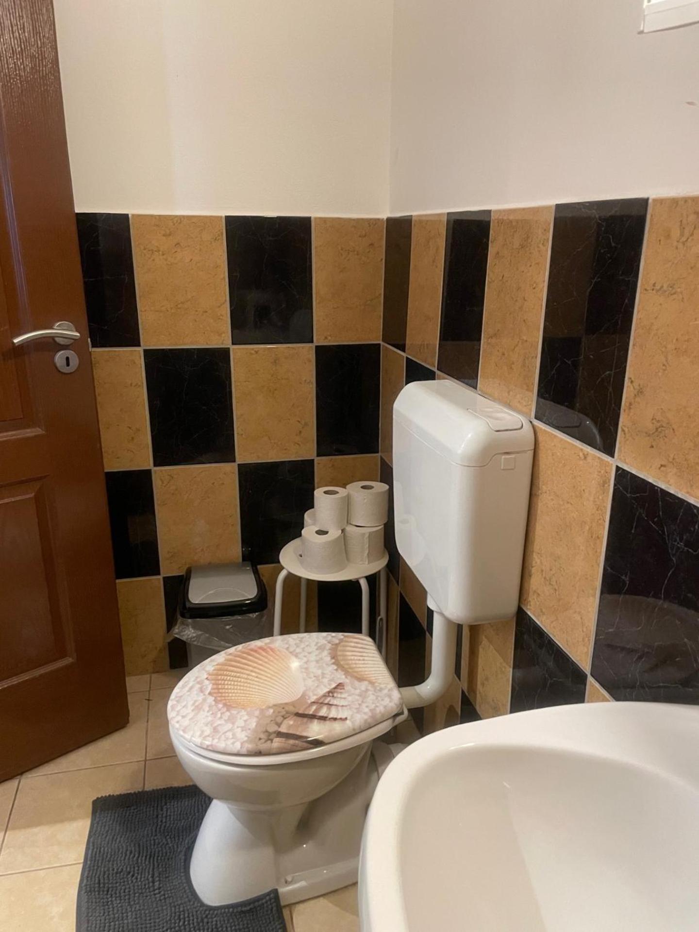 Arthaus Roenoek Apartment Ronok Bagian luar foto